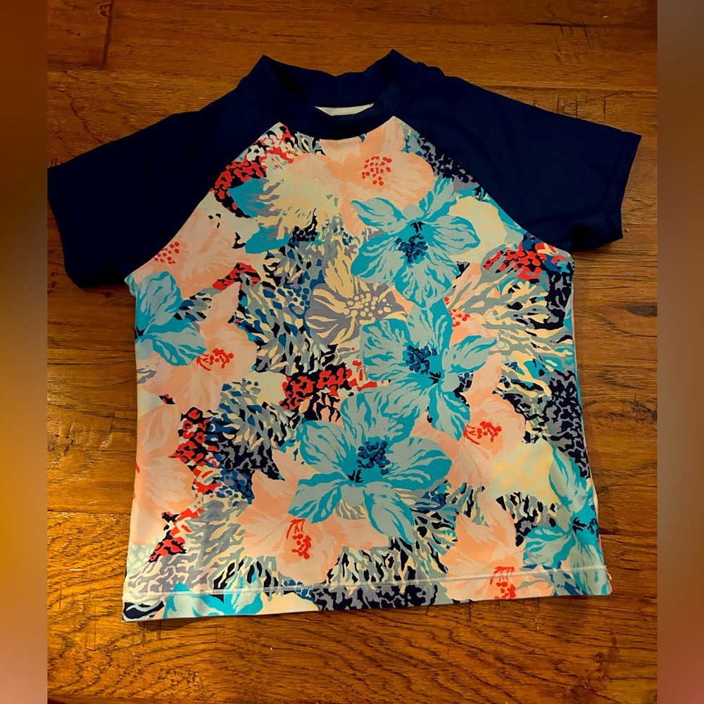 Girls Athleta short sleeve rash guard